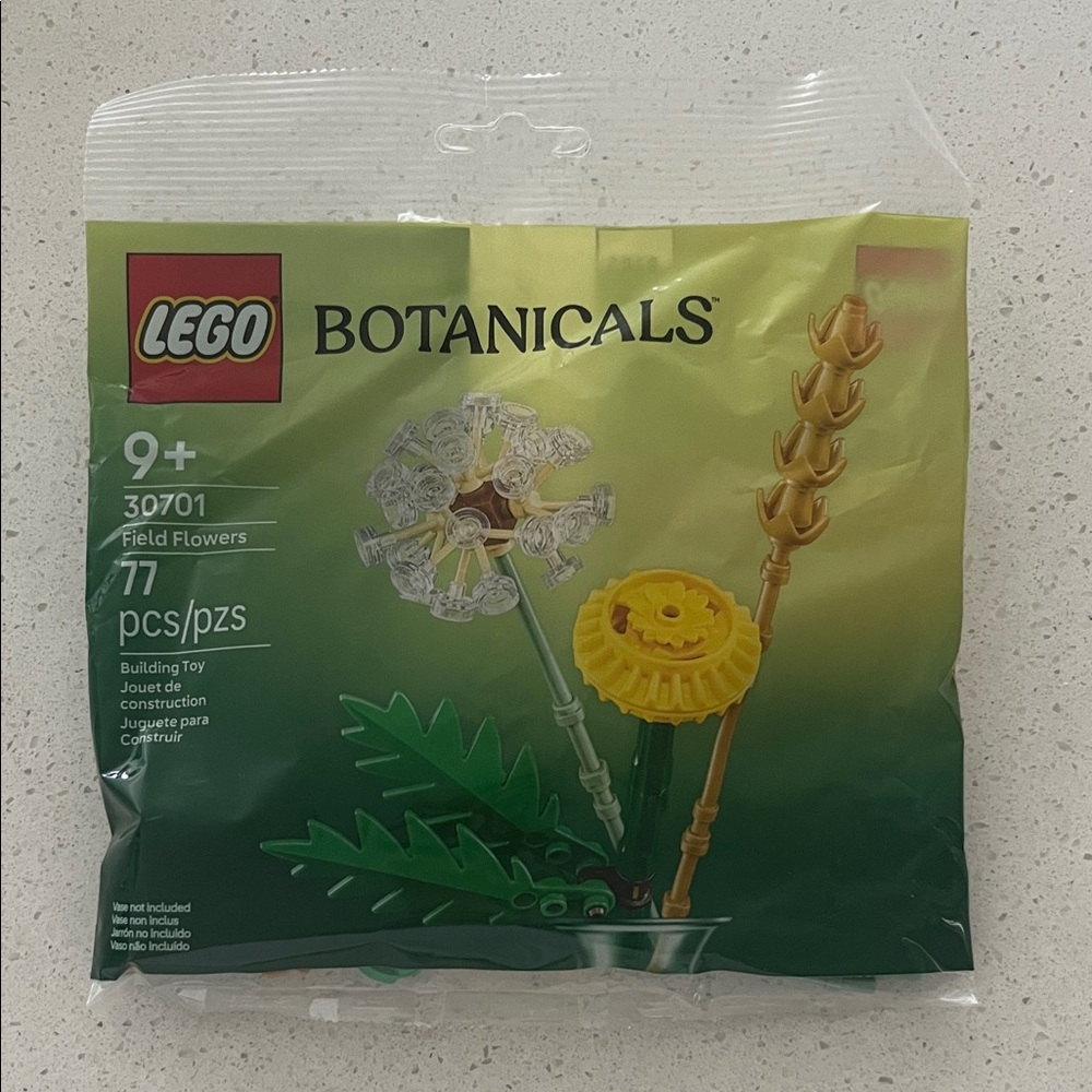 LEGO Botanicals Field Flowers Pack — Yellow, Green, Clear